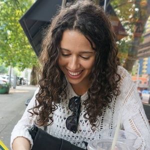 Meet your Posher, Rina